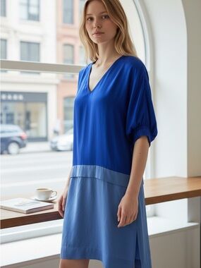 Diane Von Furstenberg Two-Tone Blue V-Neck Mini Dress